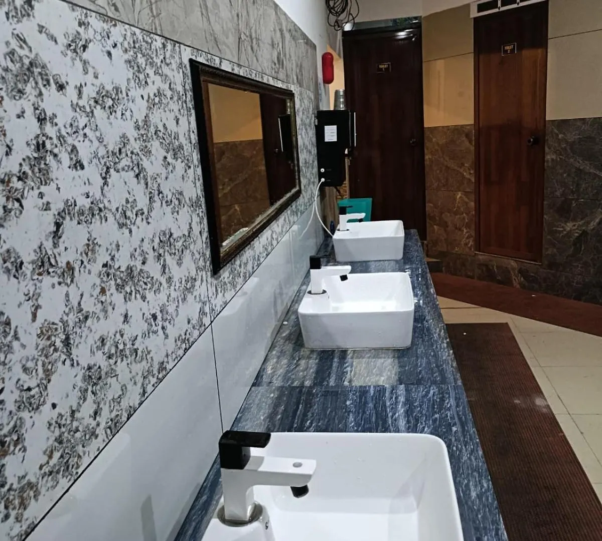 The Bed Metro Residency Hostel Alwaye India